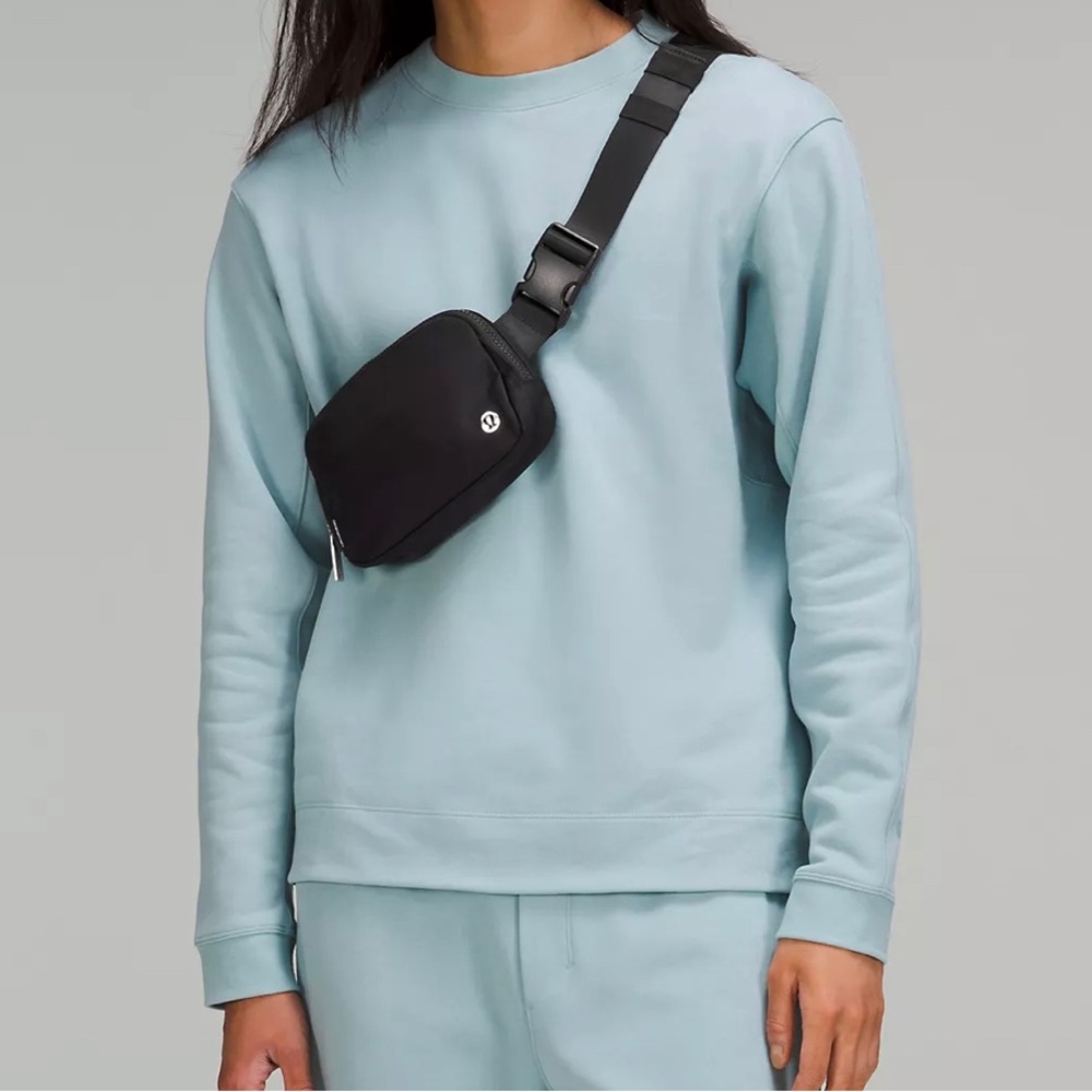 Lululemon everywhere Belt Bag